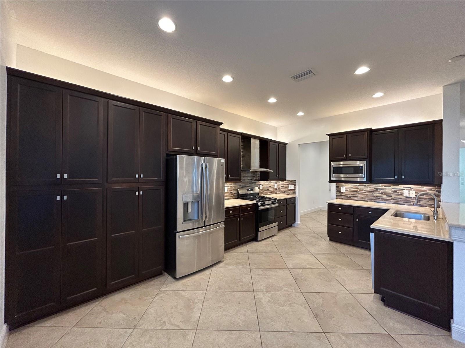 2106 SCHOLARTREE WAY — photo 4