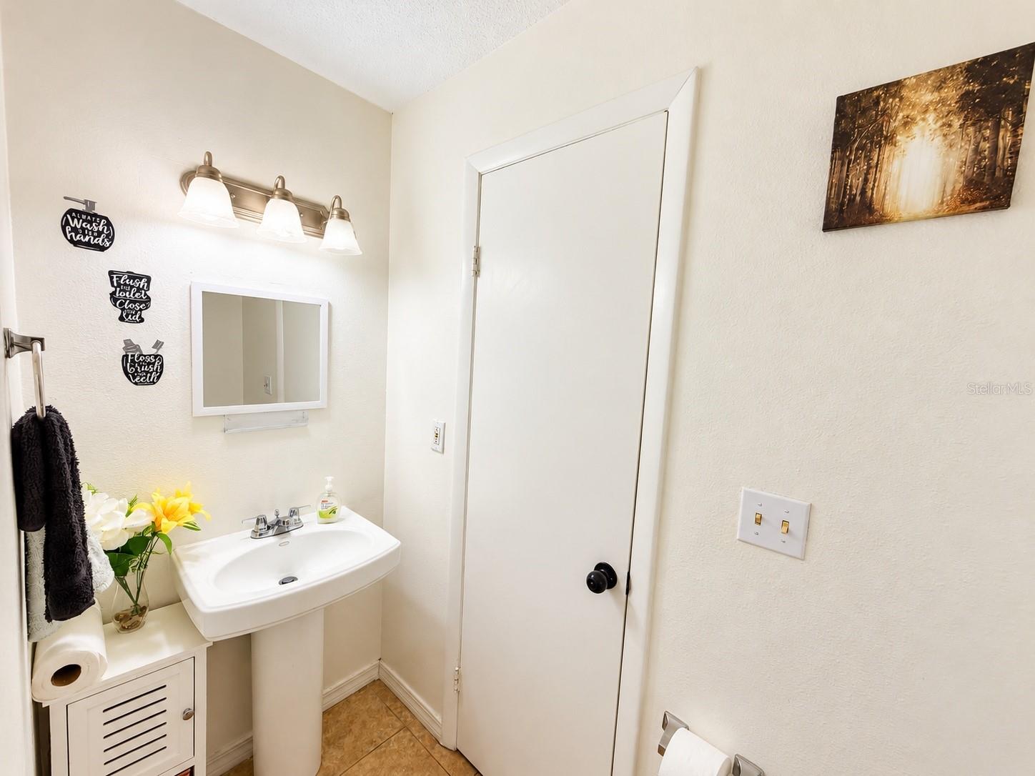7535 ABONADO RD #B — photo 8