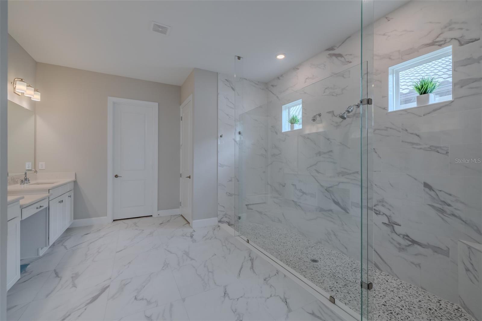 4727 FRECCIA LOOP — photo 22