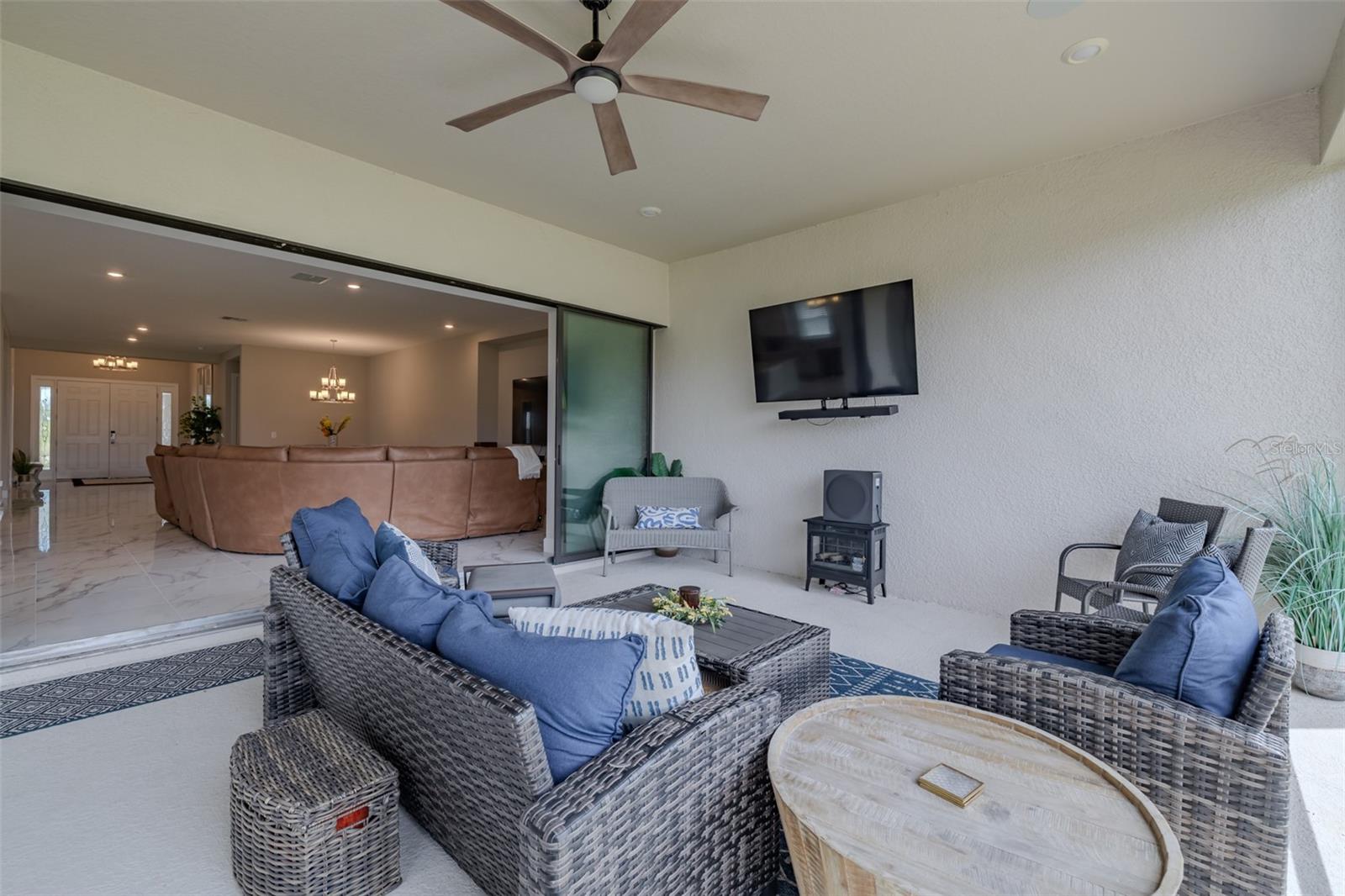 4727 FRECCIA LOOP — photo 29