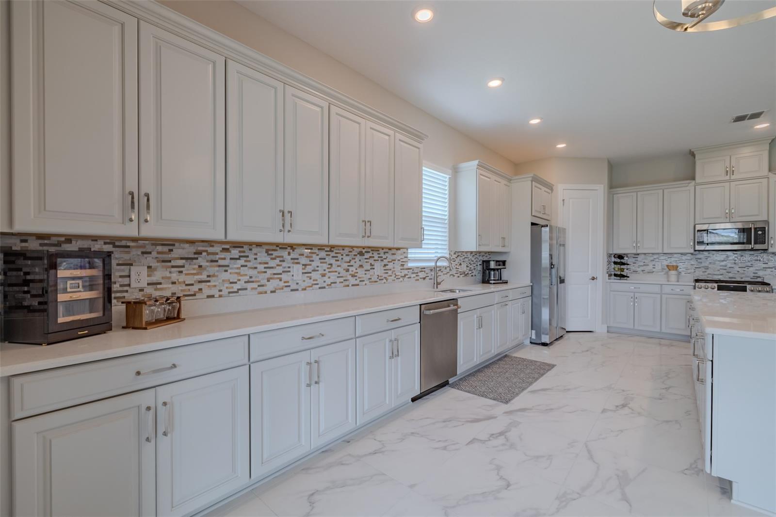 4727 FRECCIA LOOP — photo 4