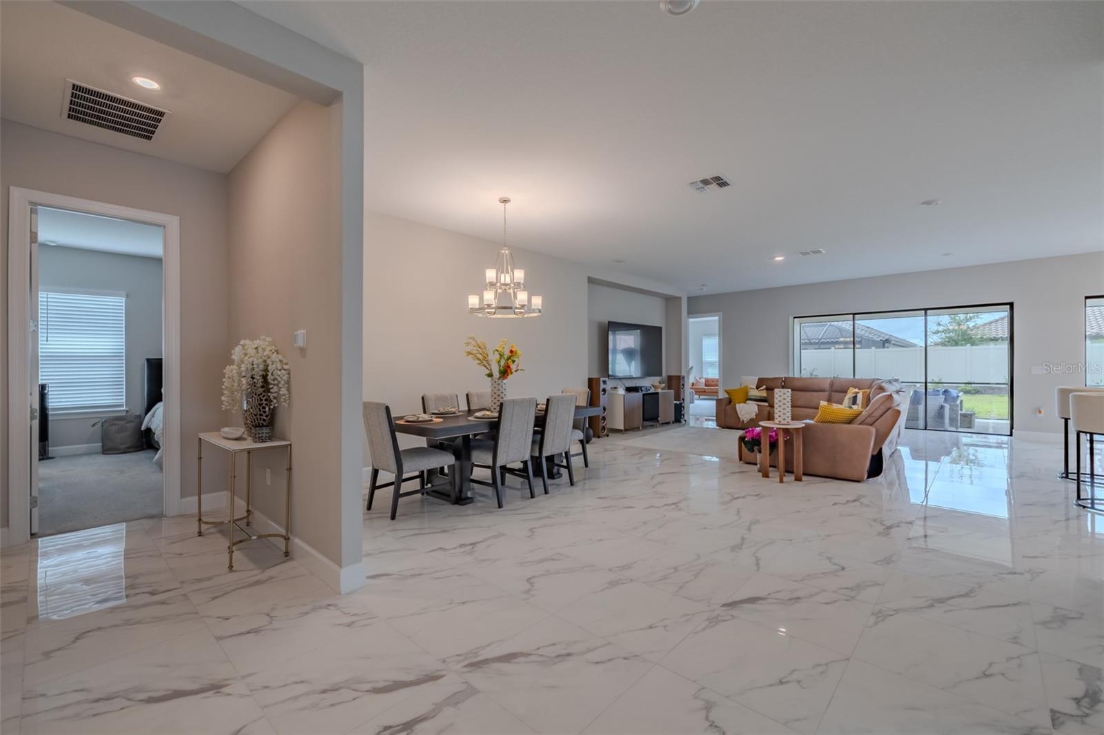 4727 FRECCIA LOOP — photo 15