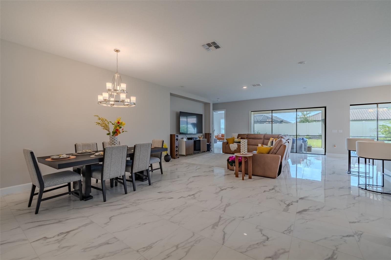 4727 FRECCIA LOOP — photo 9