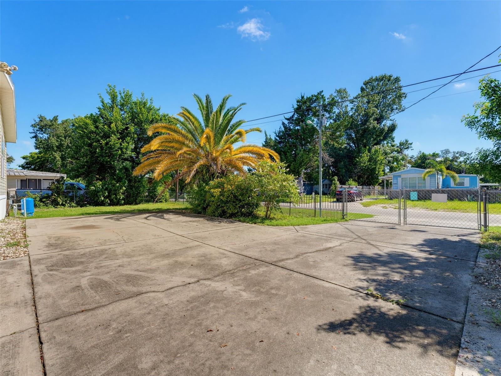 13231 LAUDERDALE ST — photo 65