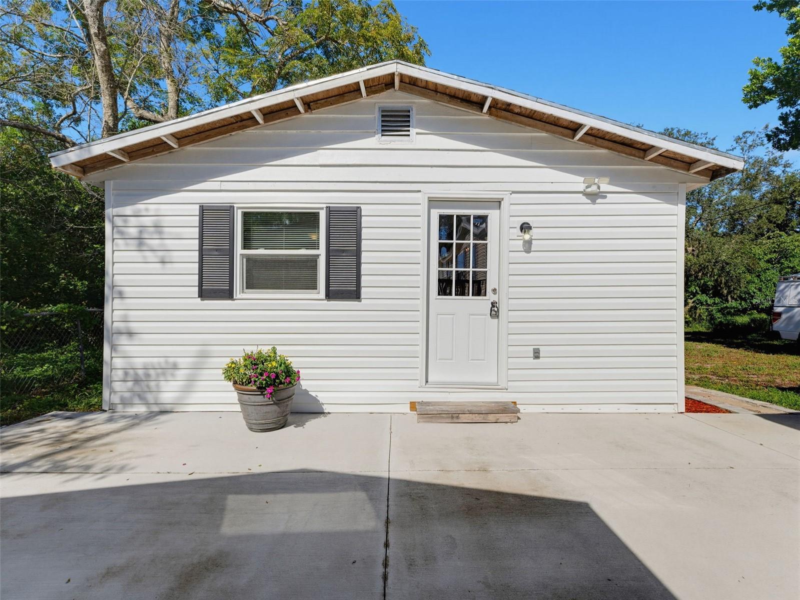 13231 LAUDERDALE ST — photo 45