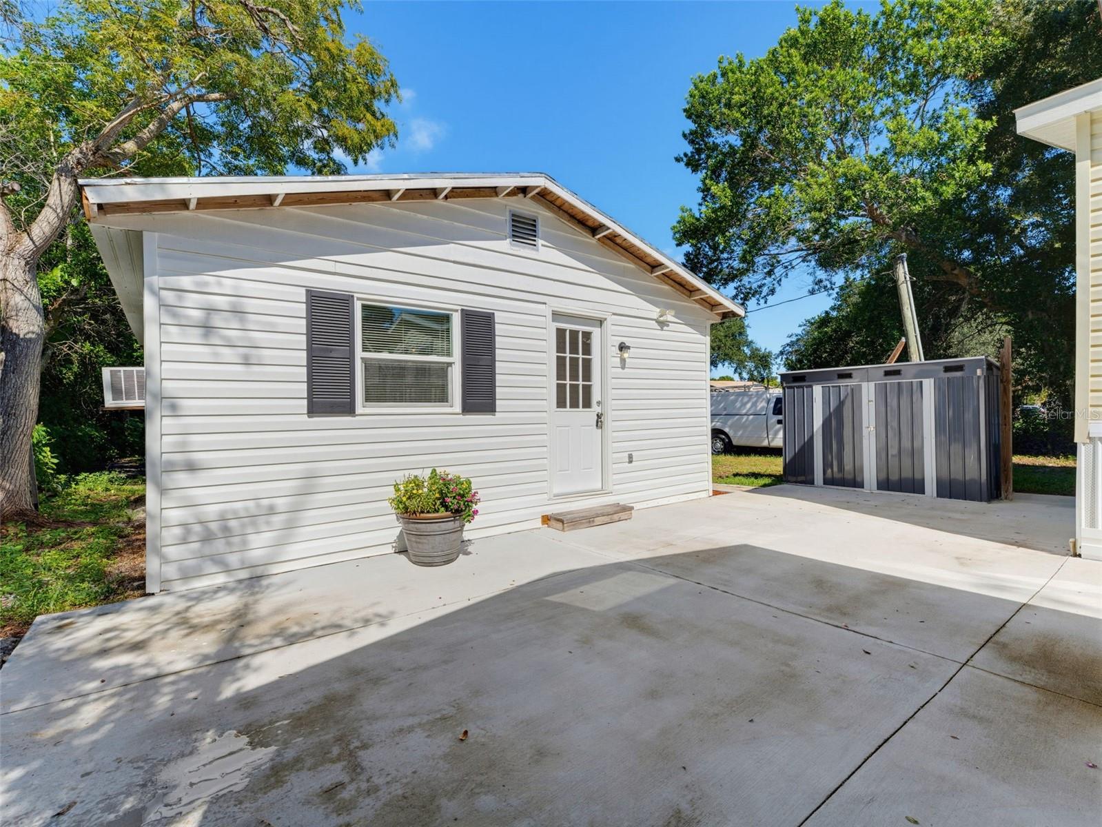 13231 LAUDERDALE ST — photo 44