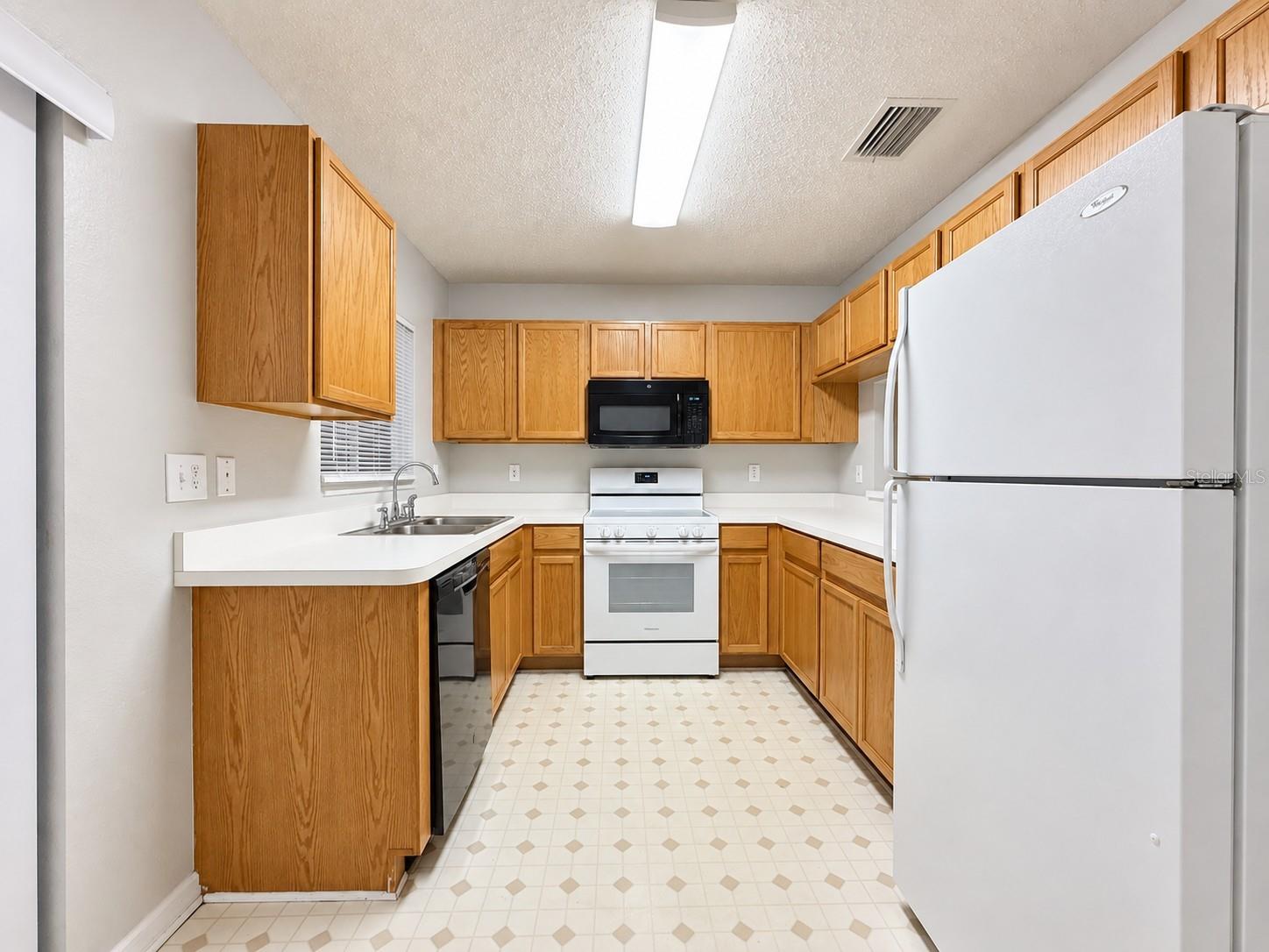 2260 FLUORSHIRE DR — photo 8