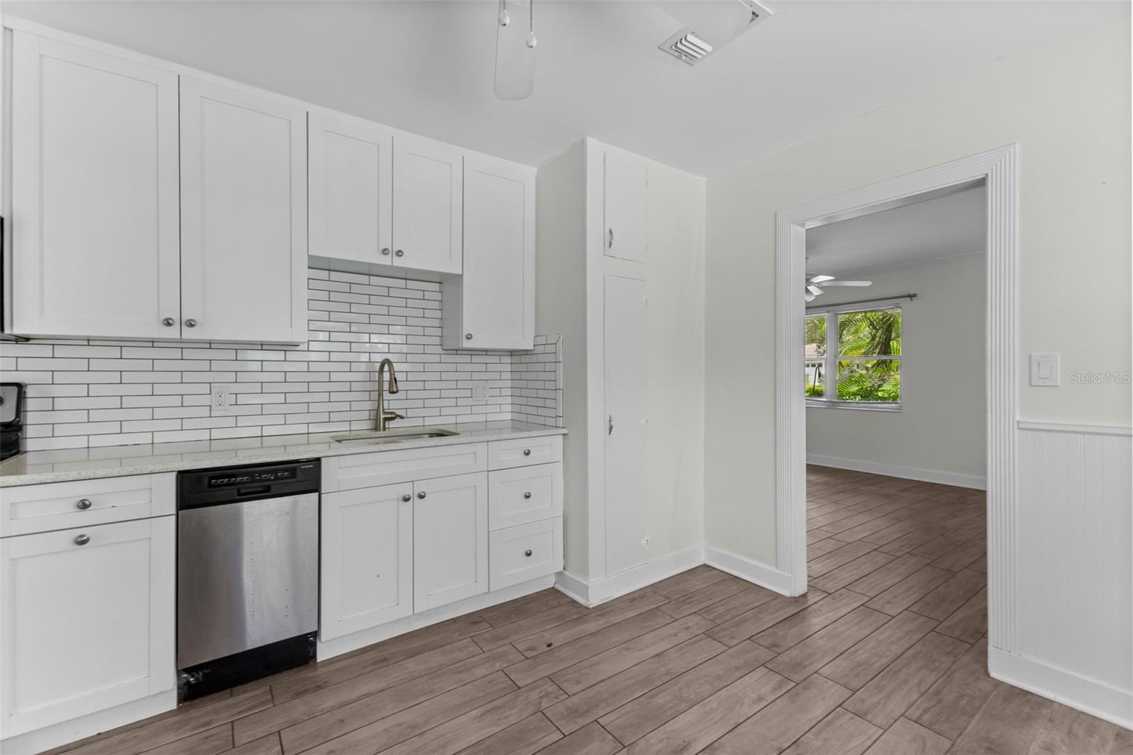 4010 W ANGELES ST — photo 15