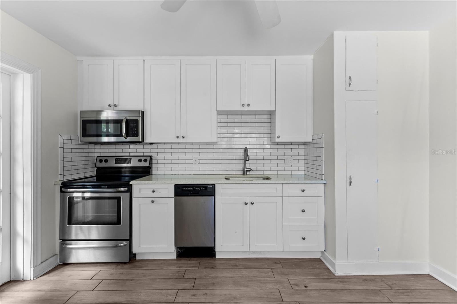 4010 W ANGELES ST — photo 16