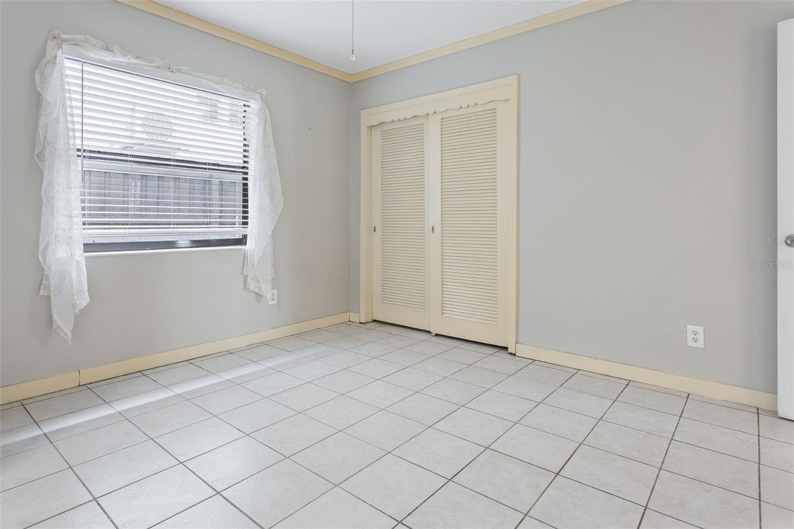 687 GENEVA PL — photo 11