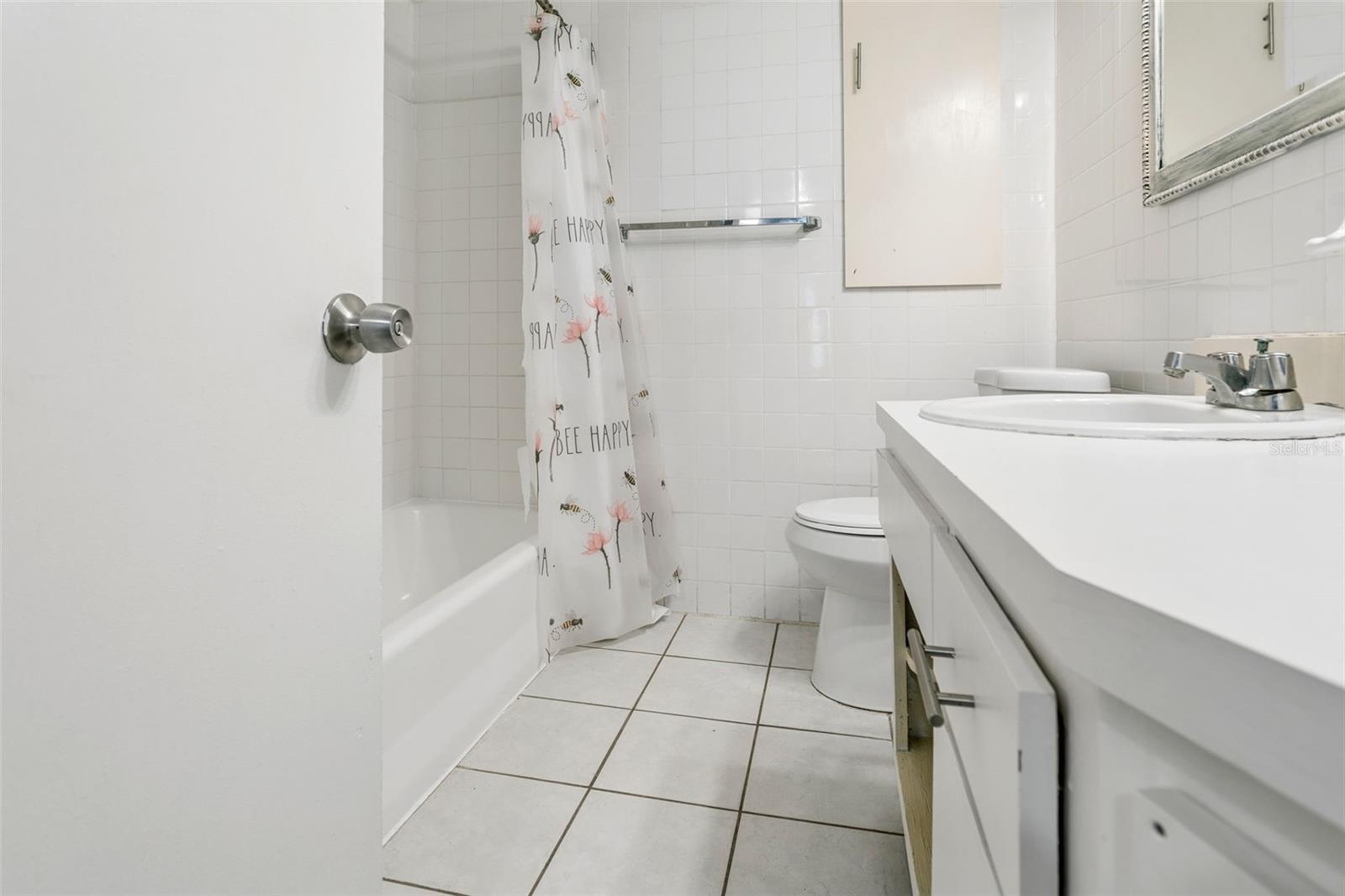 687 GENEVA PL — photo 20