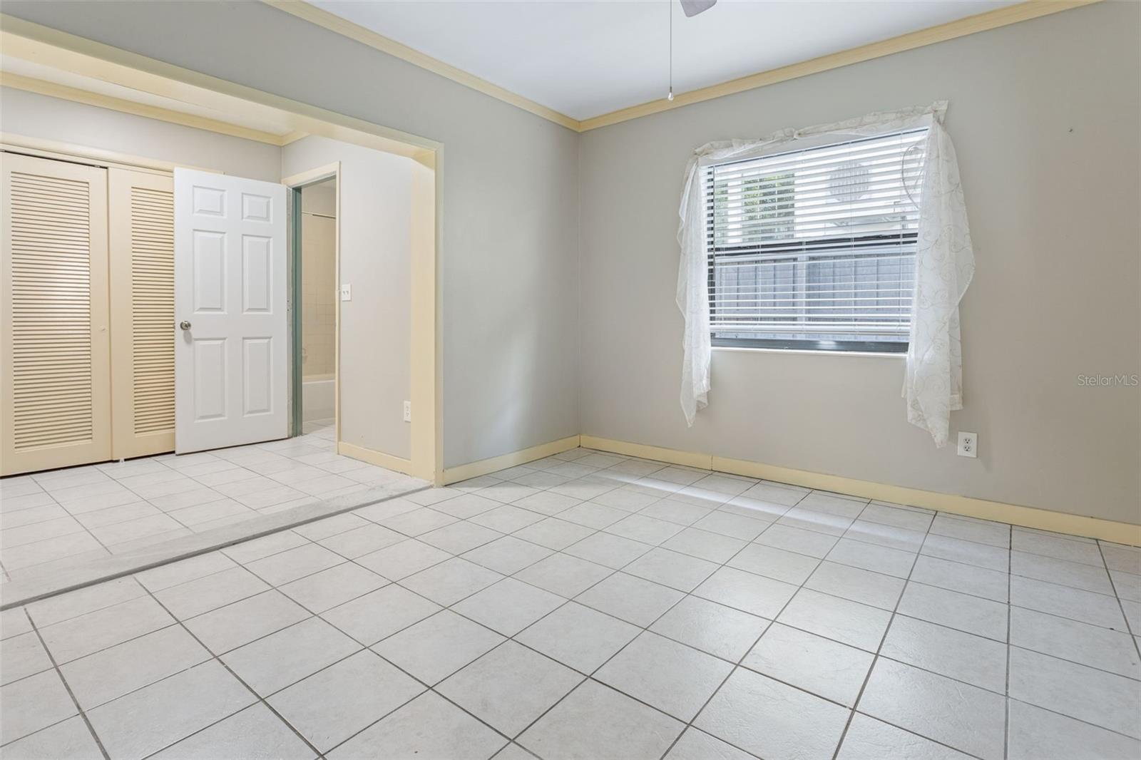 687 GENEVA PL — photo 10
