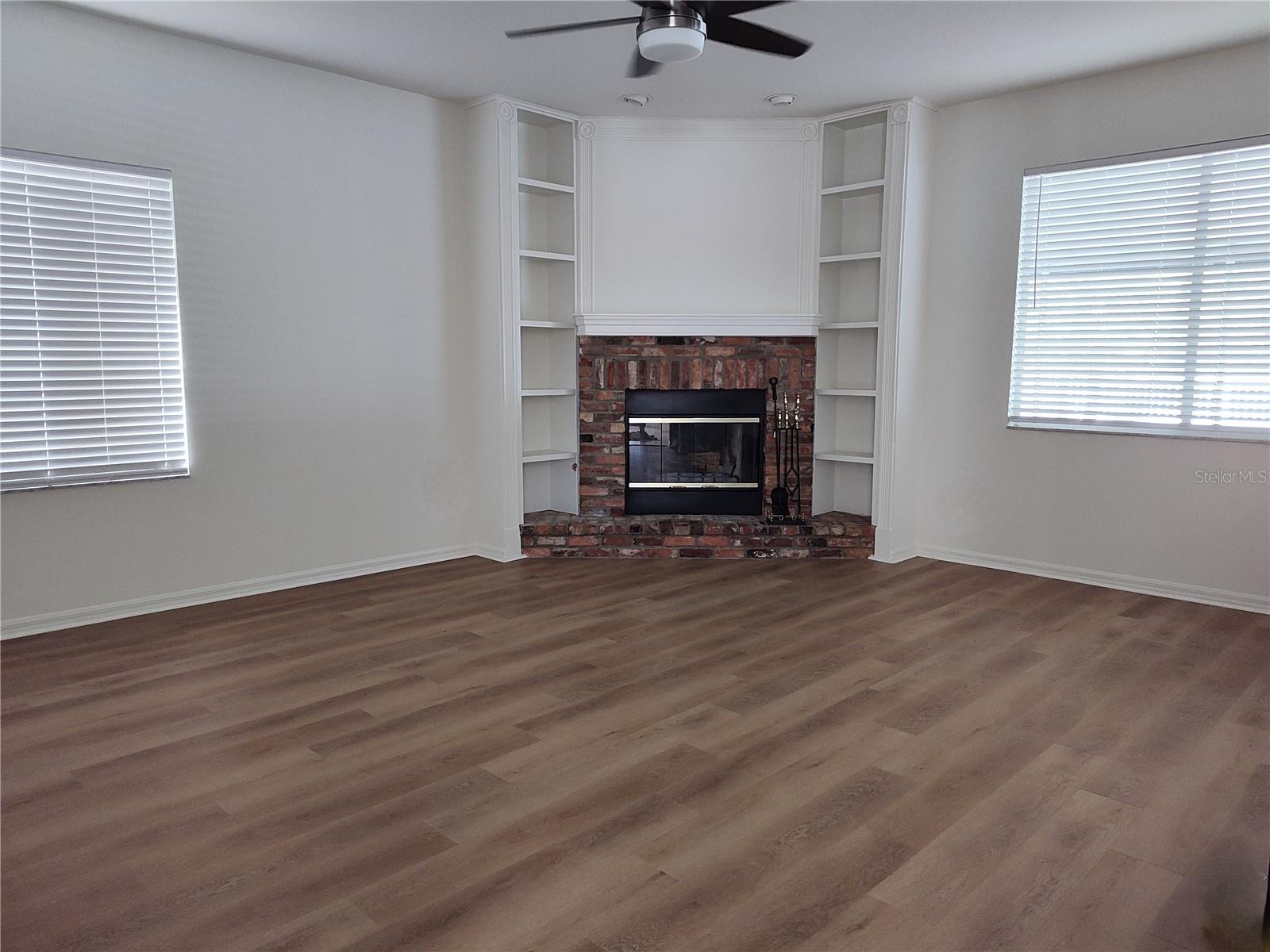 27536 BREAKERS DR — photo 4
