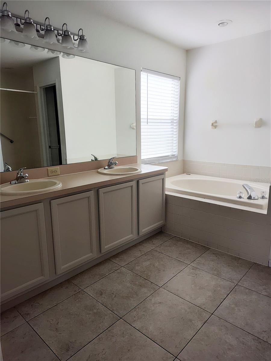27536 BREAKERS DR — photo 8