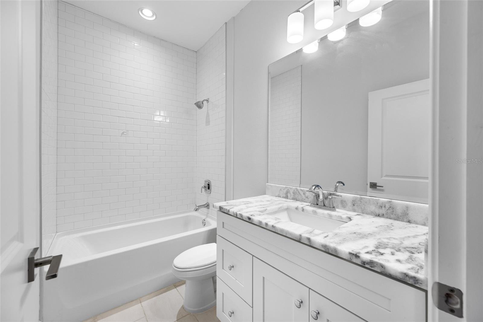 4302 W NORTH B ST #2 — photo 34