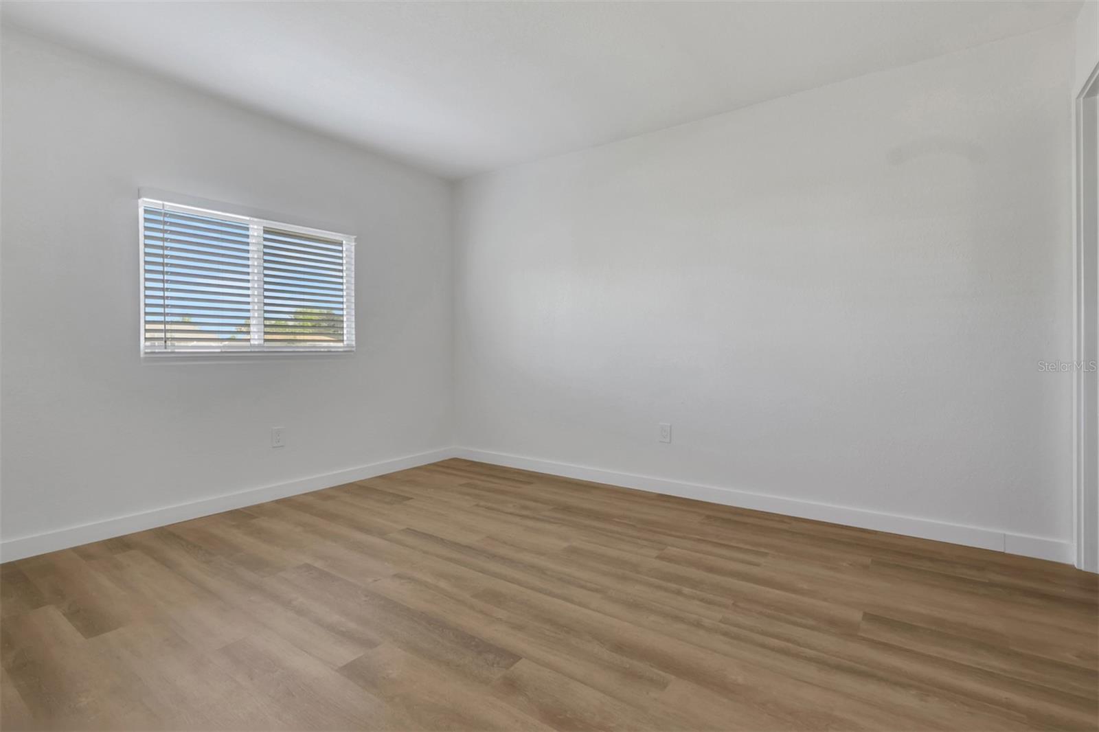 6121 MYRTLEWOOD RD — photo 13