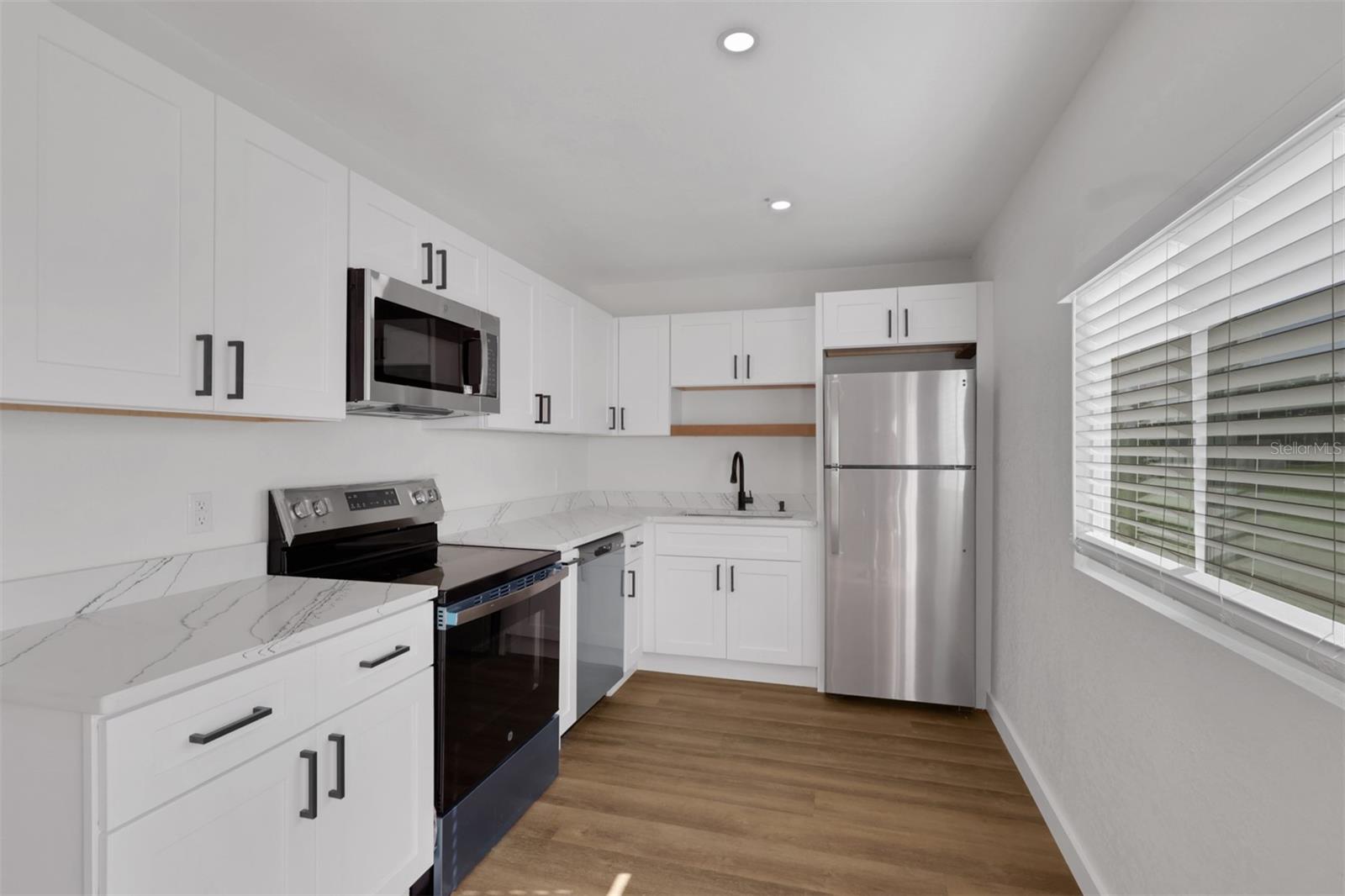 6121 MYRTLEWOOD RD — photo 8
