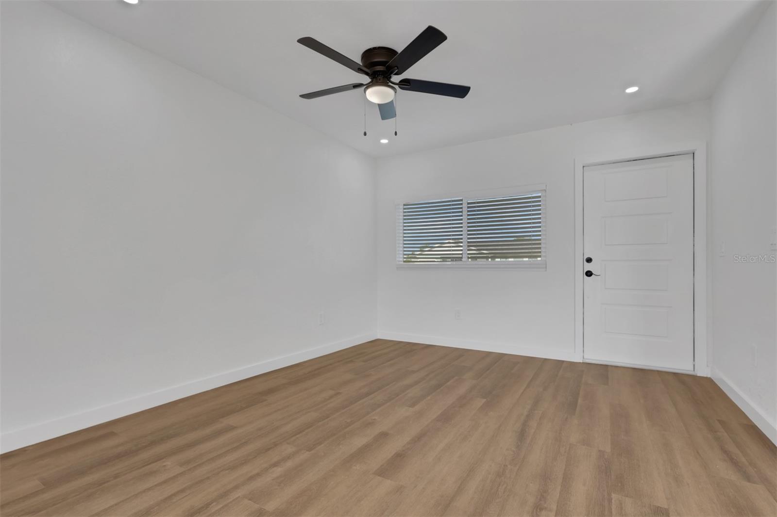 6121 MYRTLEWOOD RD — photo 3