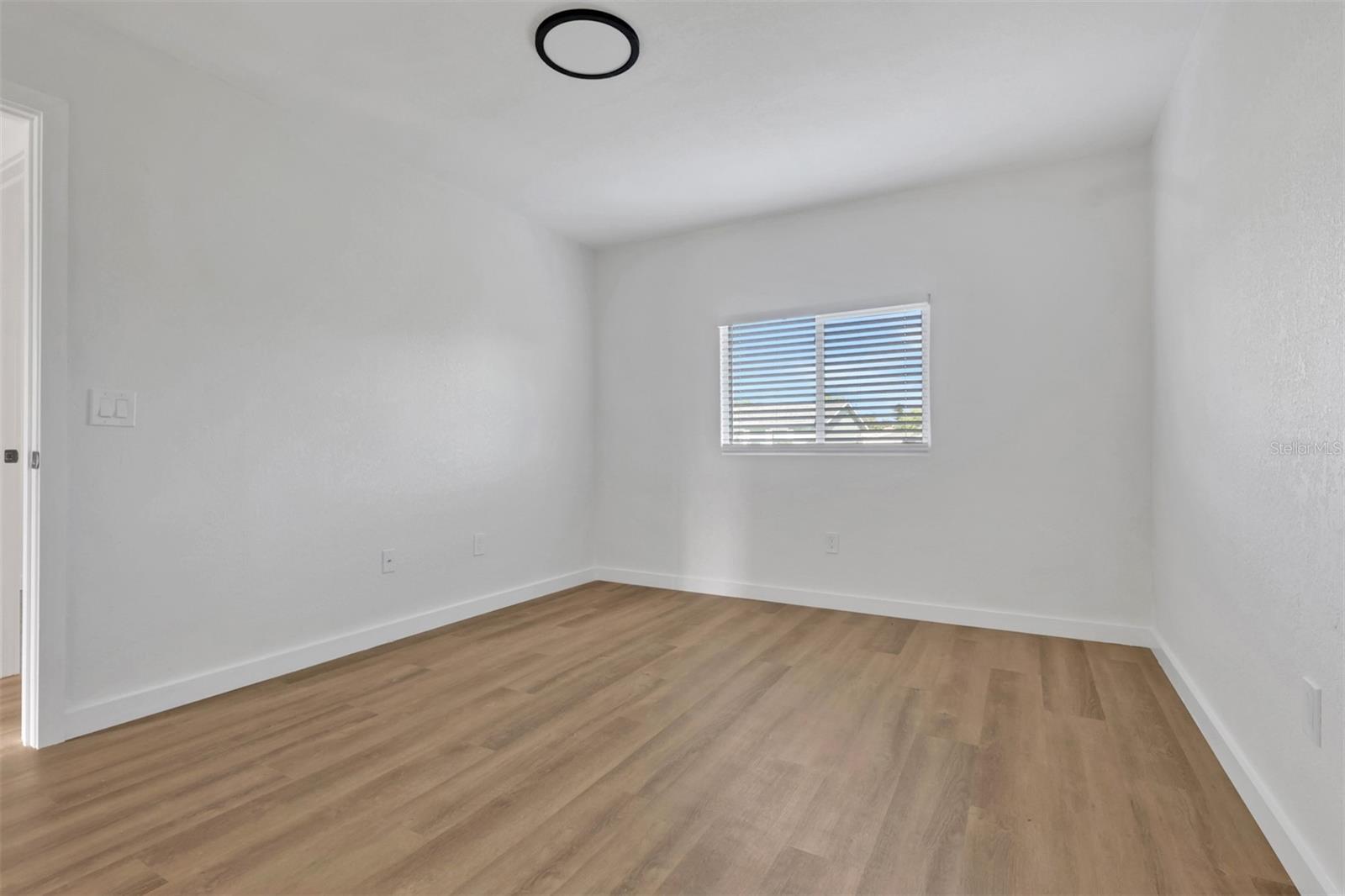 6121 MYRTLEWOOD RD — photo 14