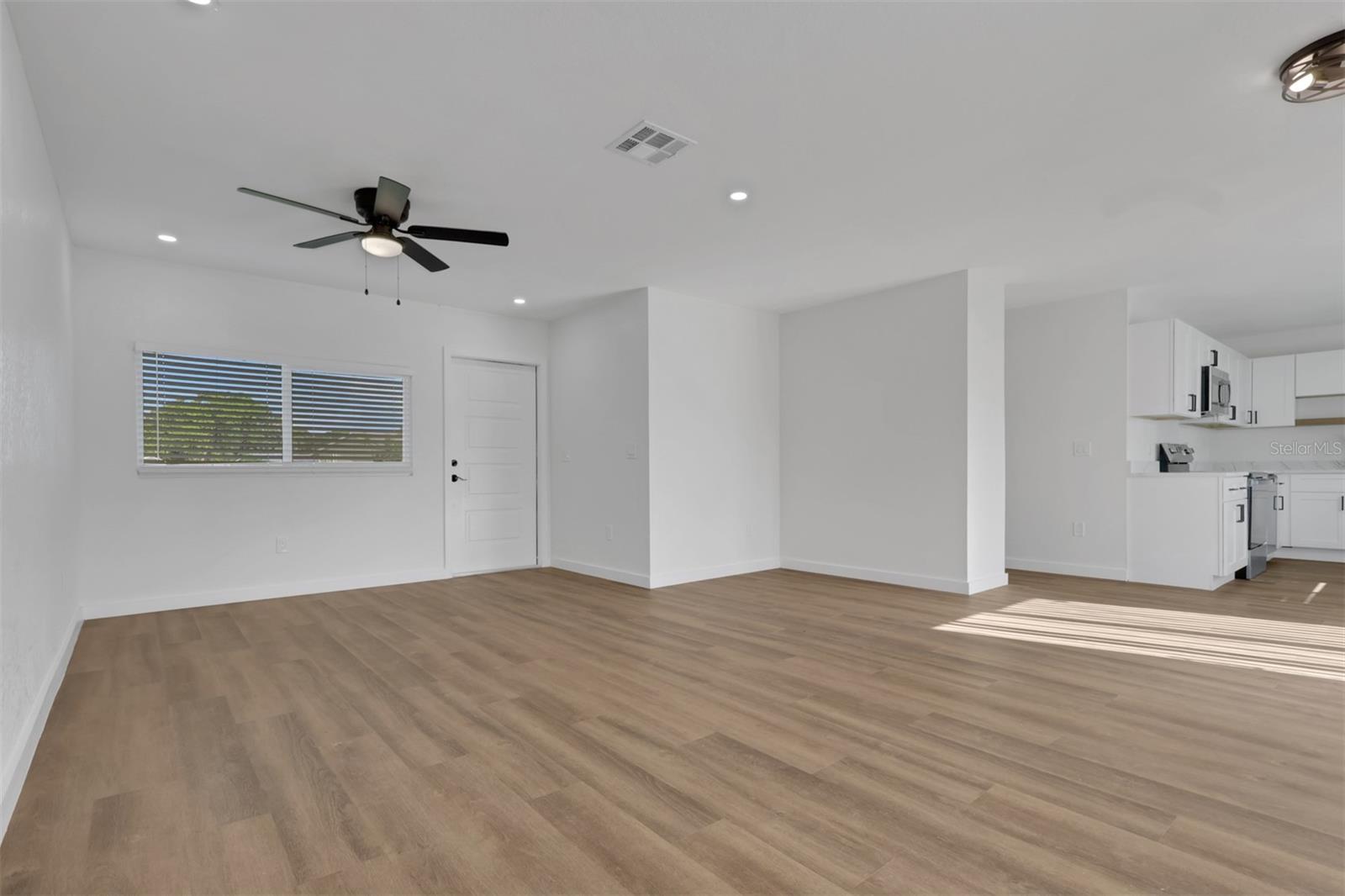 6121 MYRTLEWOOD RD — photo 4
