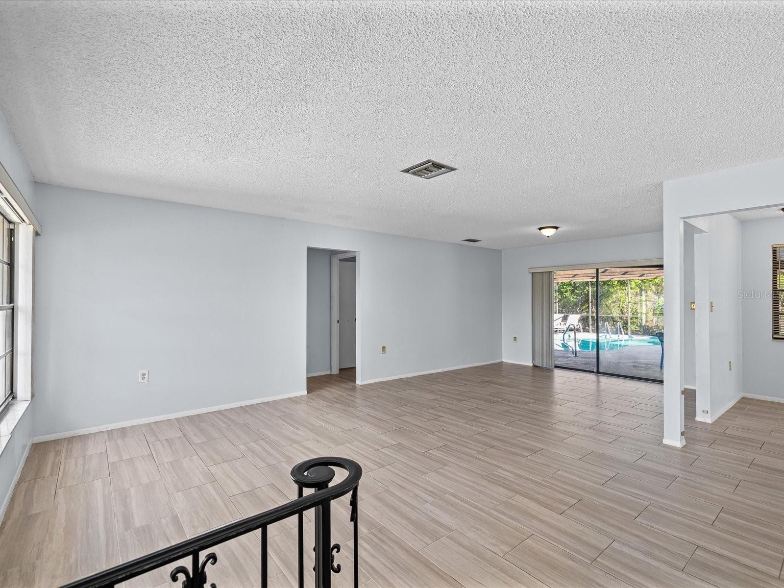 6907 BOTTLE BRUSH DR — photo 12