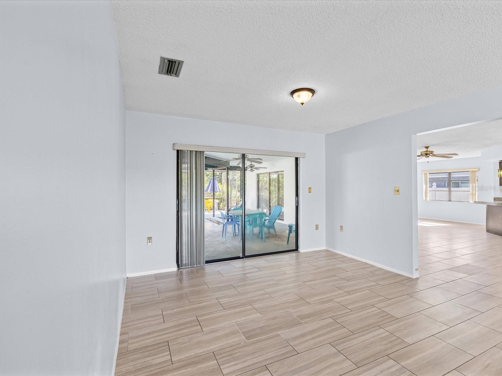 6907 BOTTLE BRUSH DR — photo 15