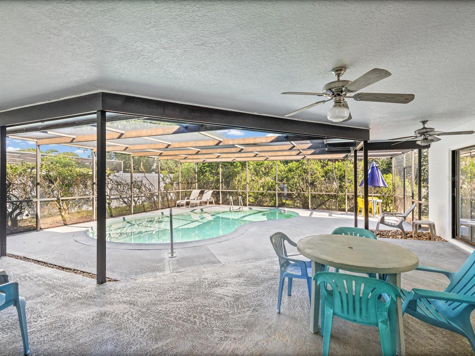6907 BOTTLE BRUSH DR — photo 32
