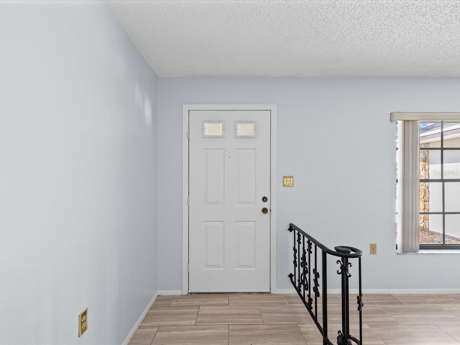 6907 BOTTLE BRUSH DR — photo 11