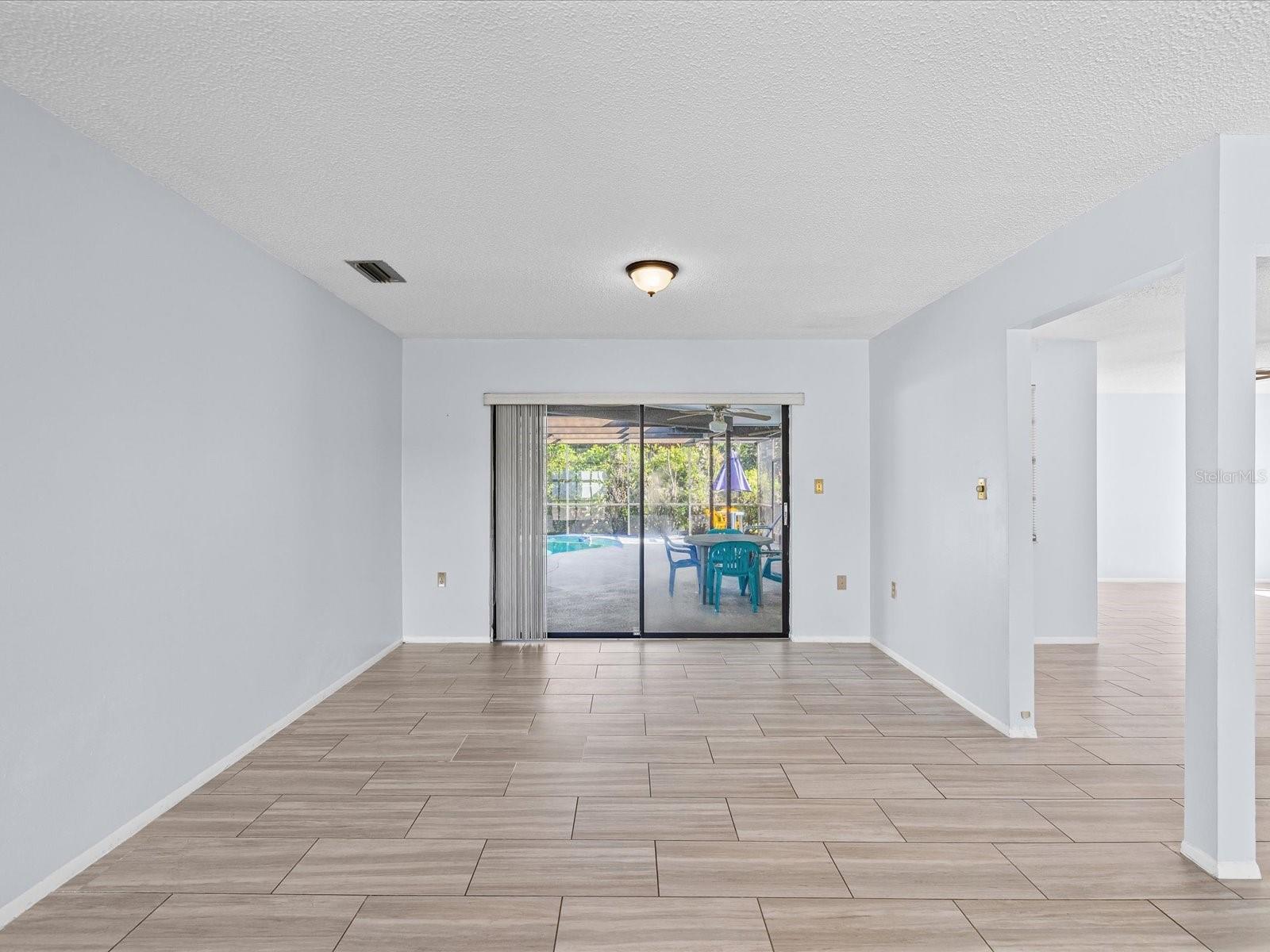 6907 BOTTLE BRUSH DR — photo 7