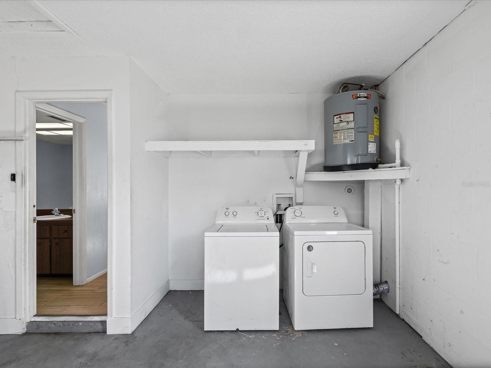 6907 BOTTLE BRUSH DR — photo 36