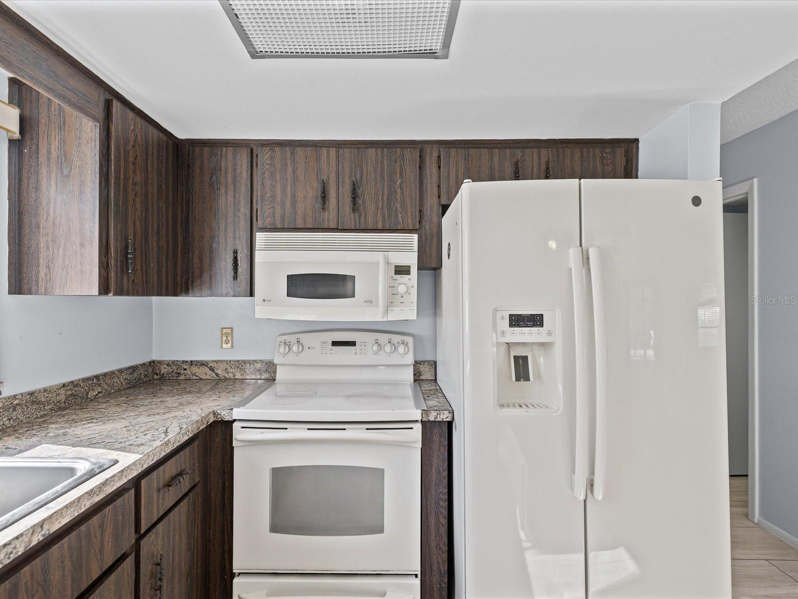 6907 BOTTLE BRUSH DR — photo 23