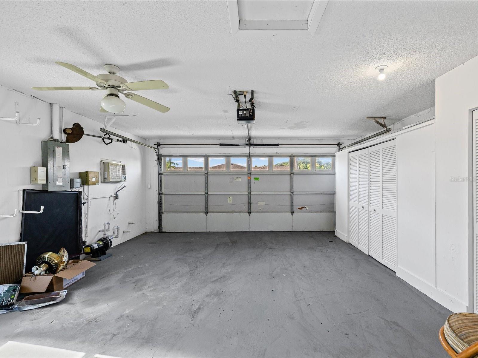 6907 BOTTLE BRUSH DR — photo 35