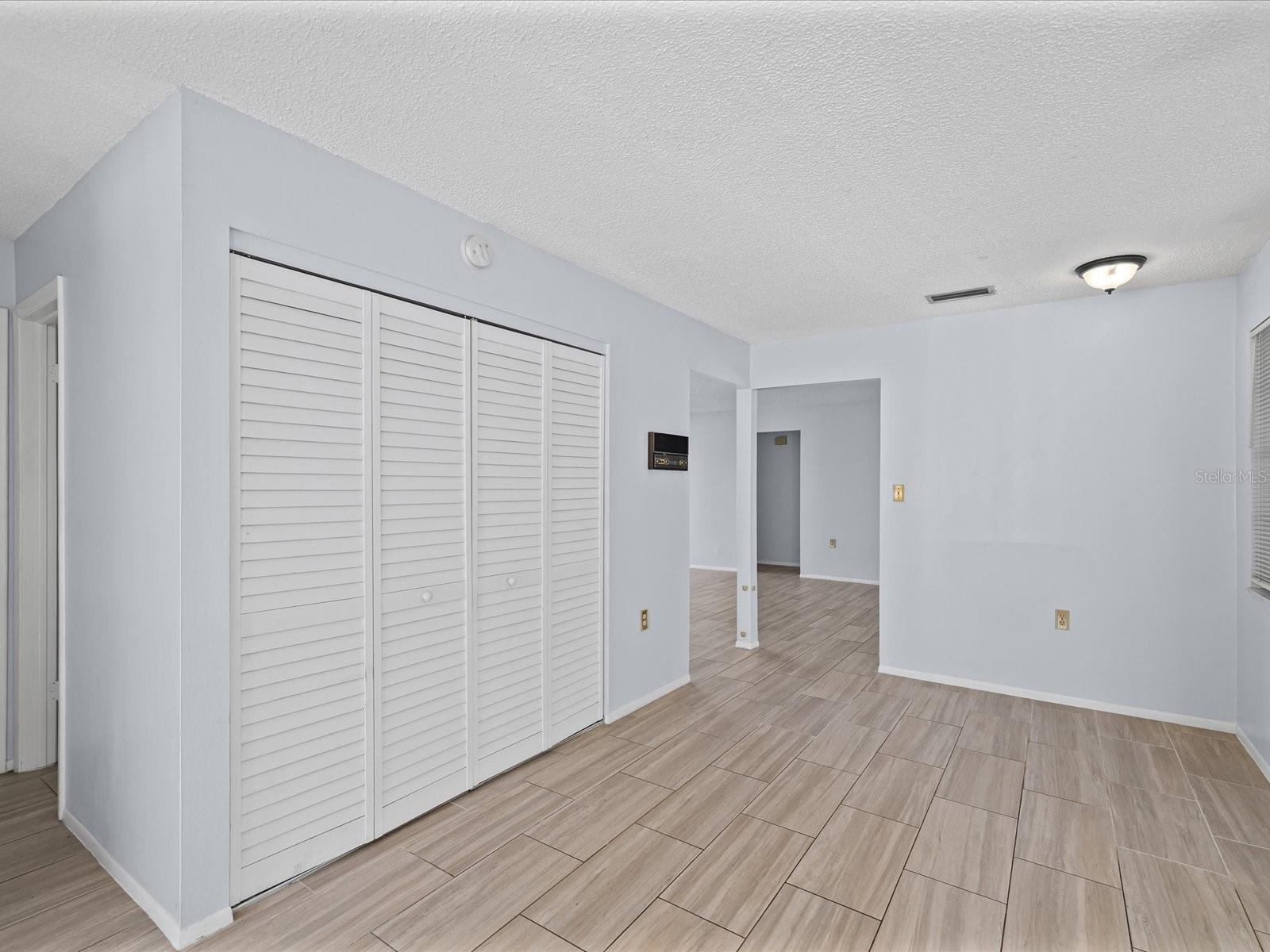 6907 BOTTLE BRUSH DR — photo 18