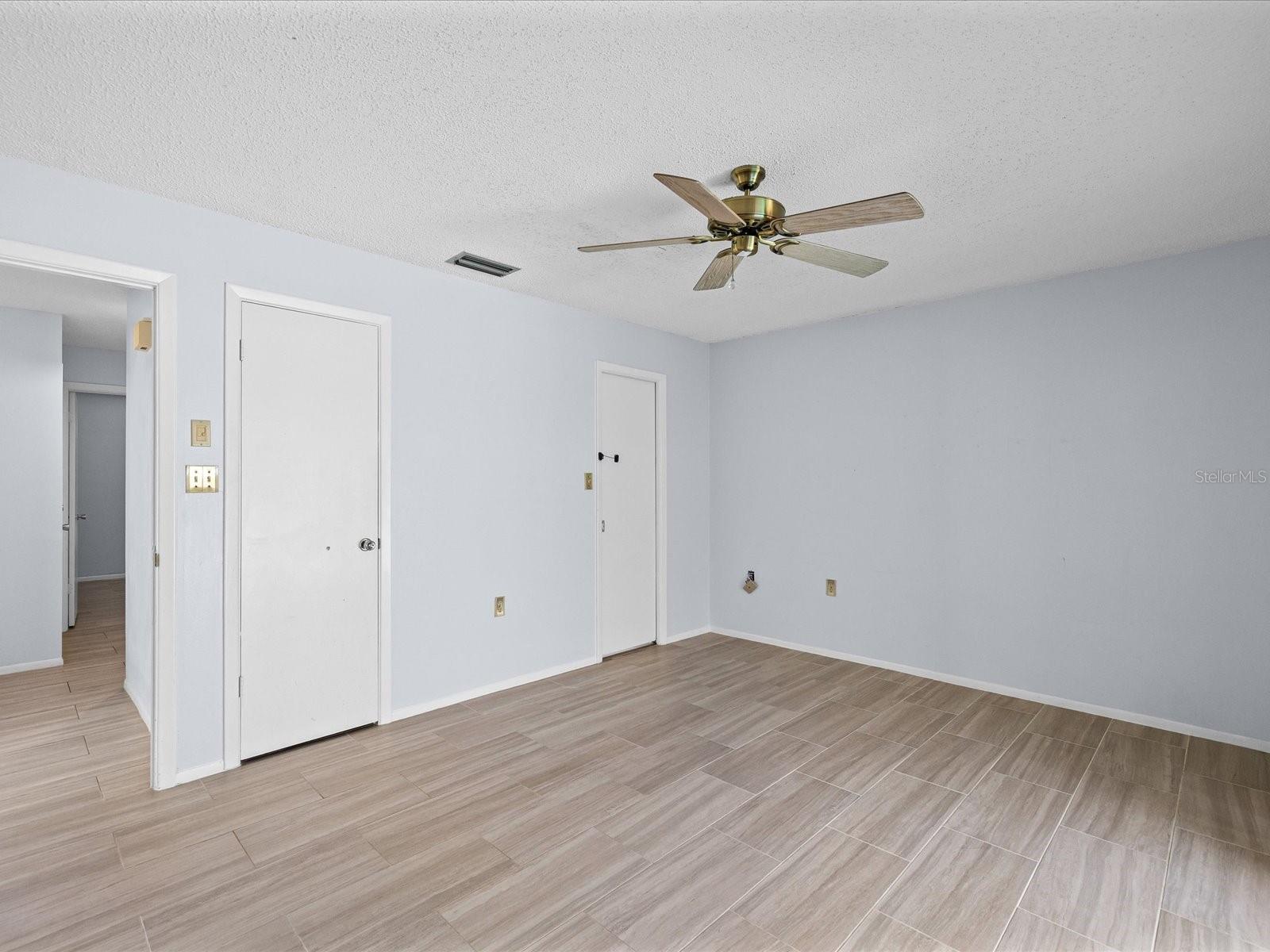 6907 BOTTLE BRUSH DR — photo 28