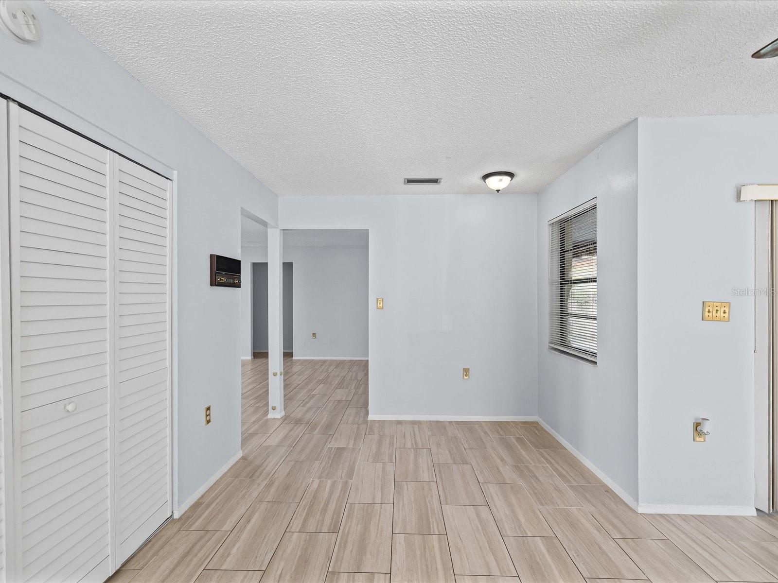 6907 BOTTLE BRUSH DR — photo 19