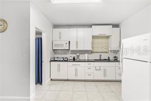 8210 WESTRIDGE DR — photo 10