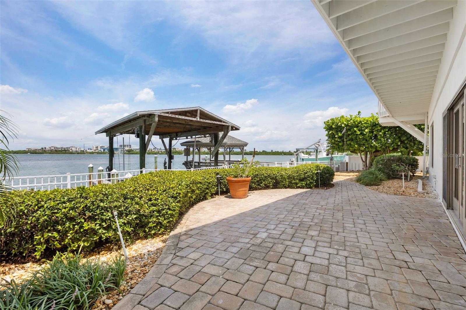 290 BAYSIDE DR — photo 57