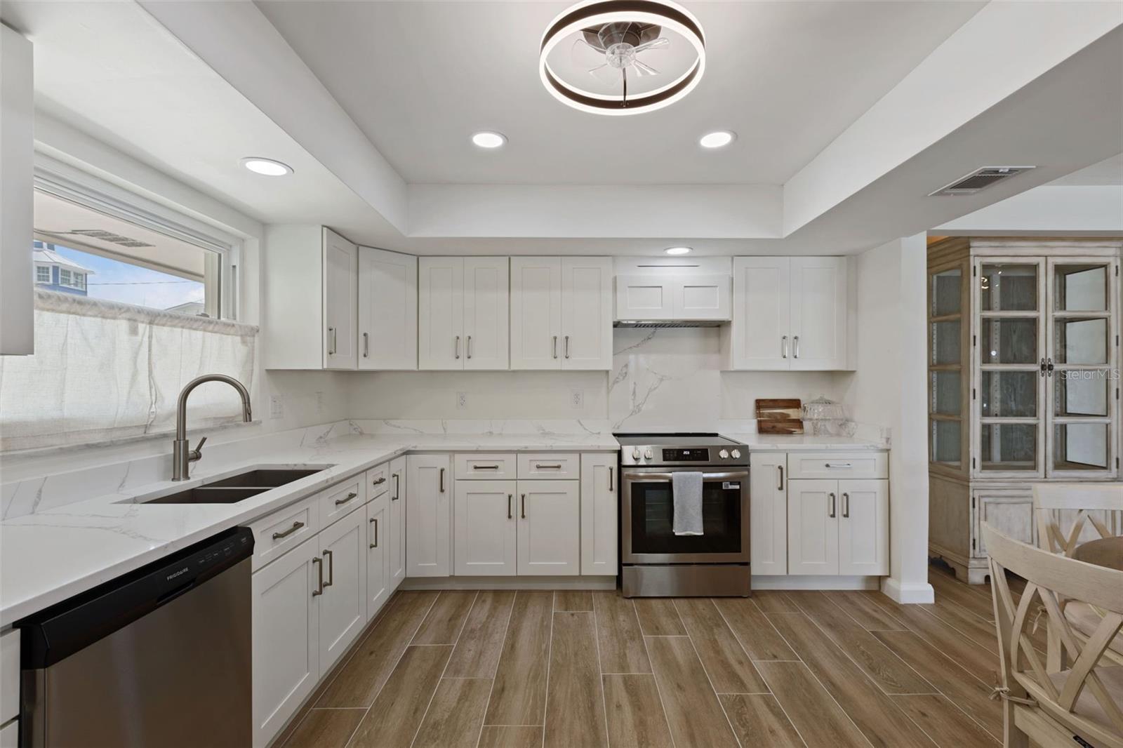 290 BAYSIDE DR — photo 22