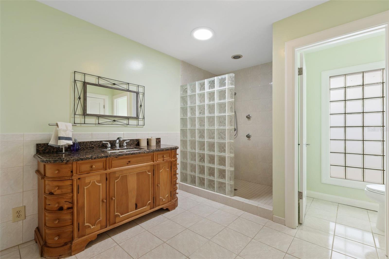 290 BAYSIDE DR — photo 56