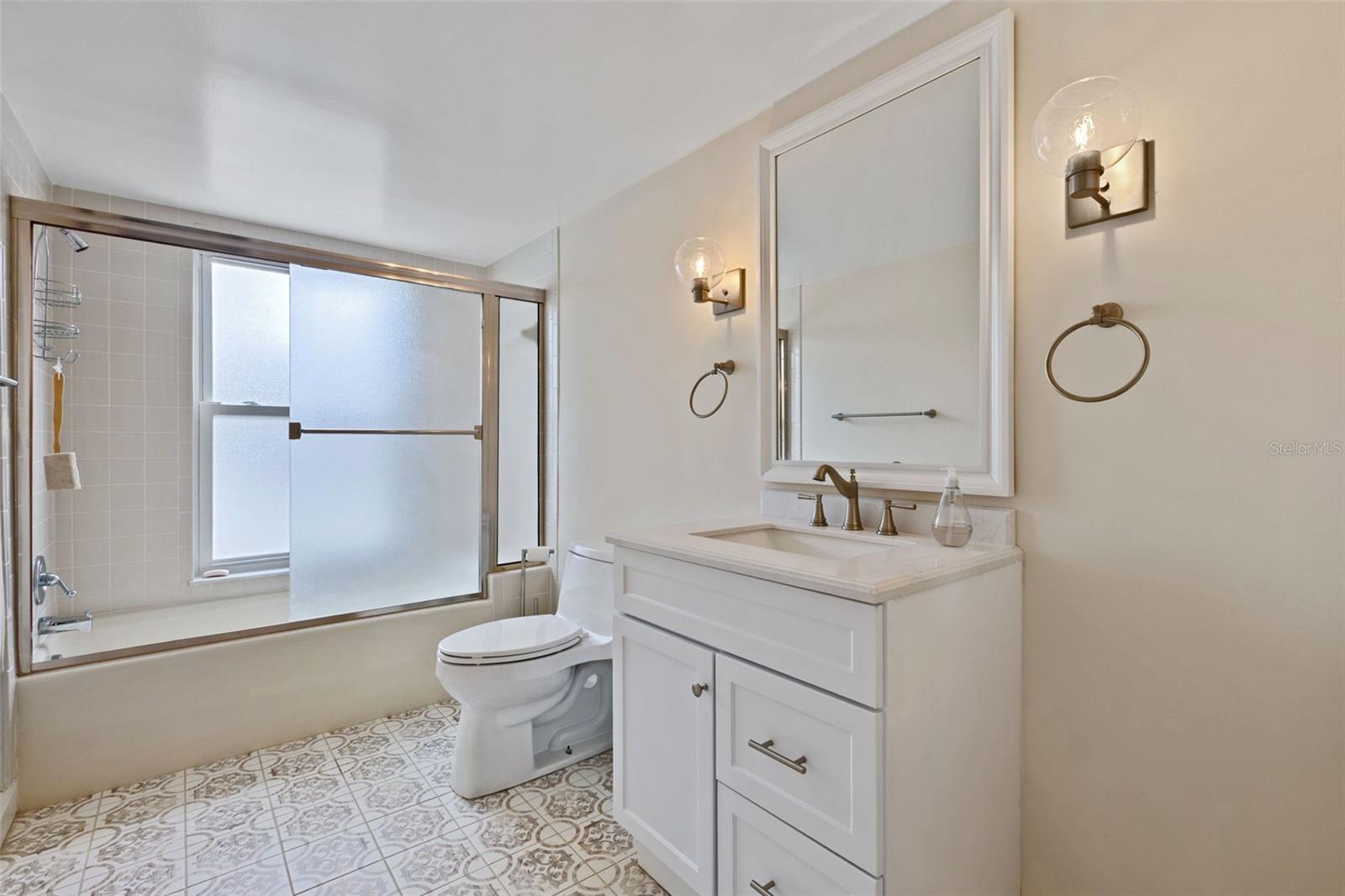 290 BAYSIDE DR — photo 34