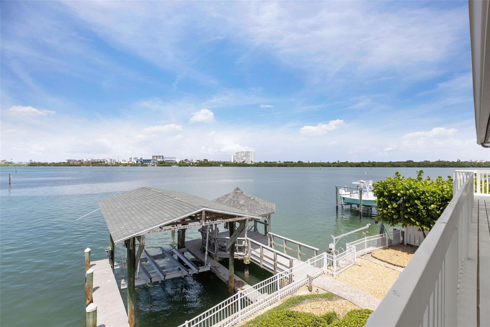 290 BAYSIDE DR — photo 9