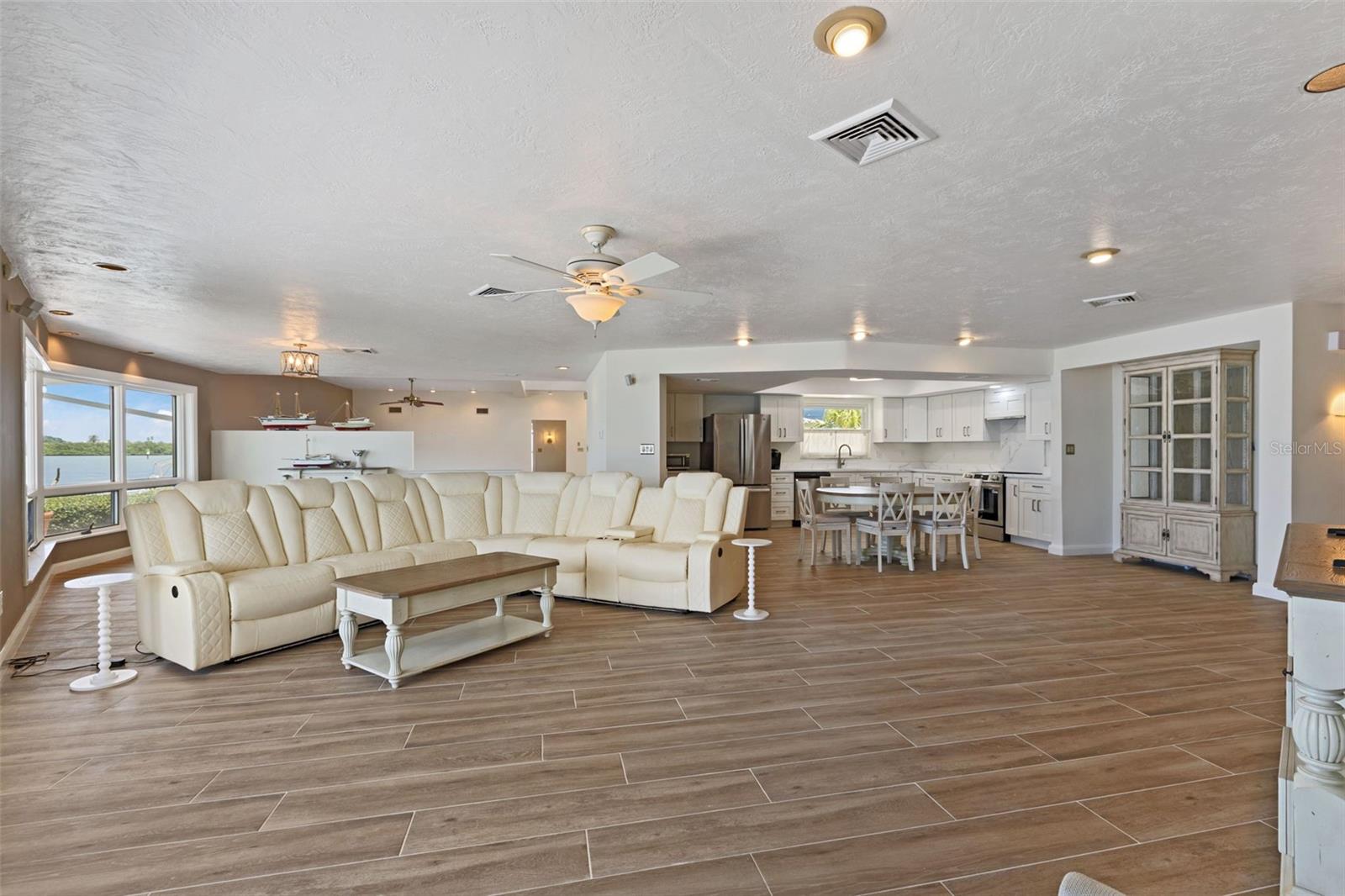 290 BAYSIDE DR — photo 26