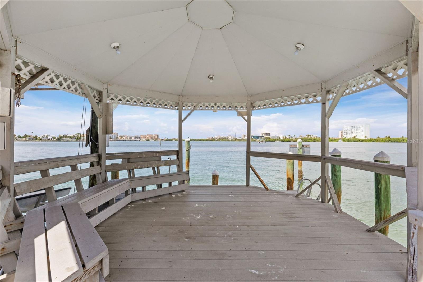 290 BAYSIDE DR — photo 60