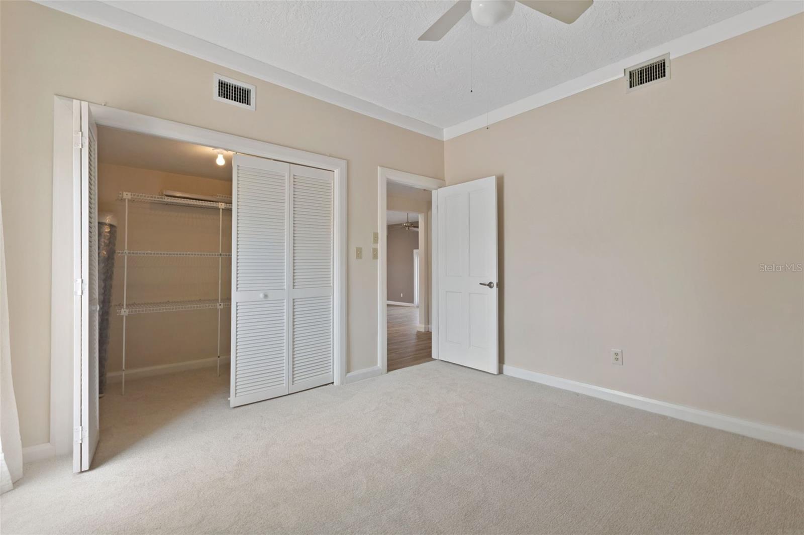 290 BAYSIDE DR — photo 36