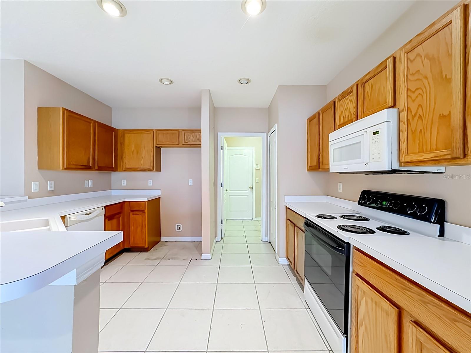 7931 CARRIAGE POINTE DR — photo 15