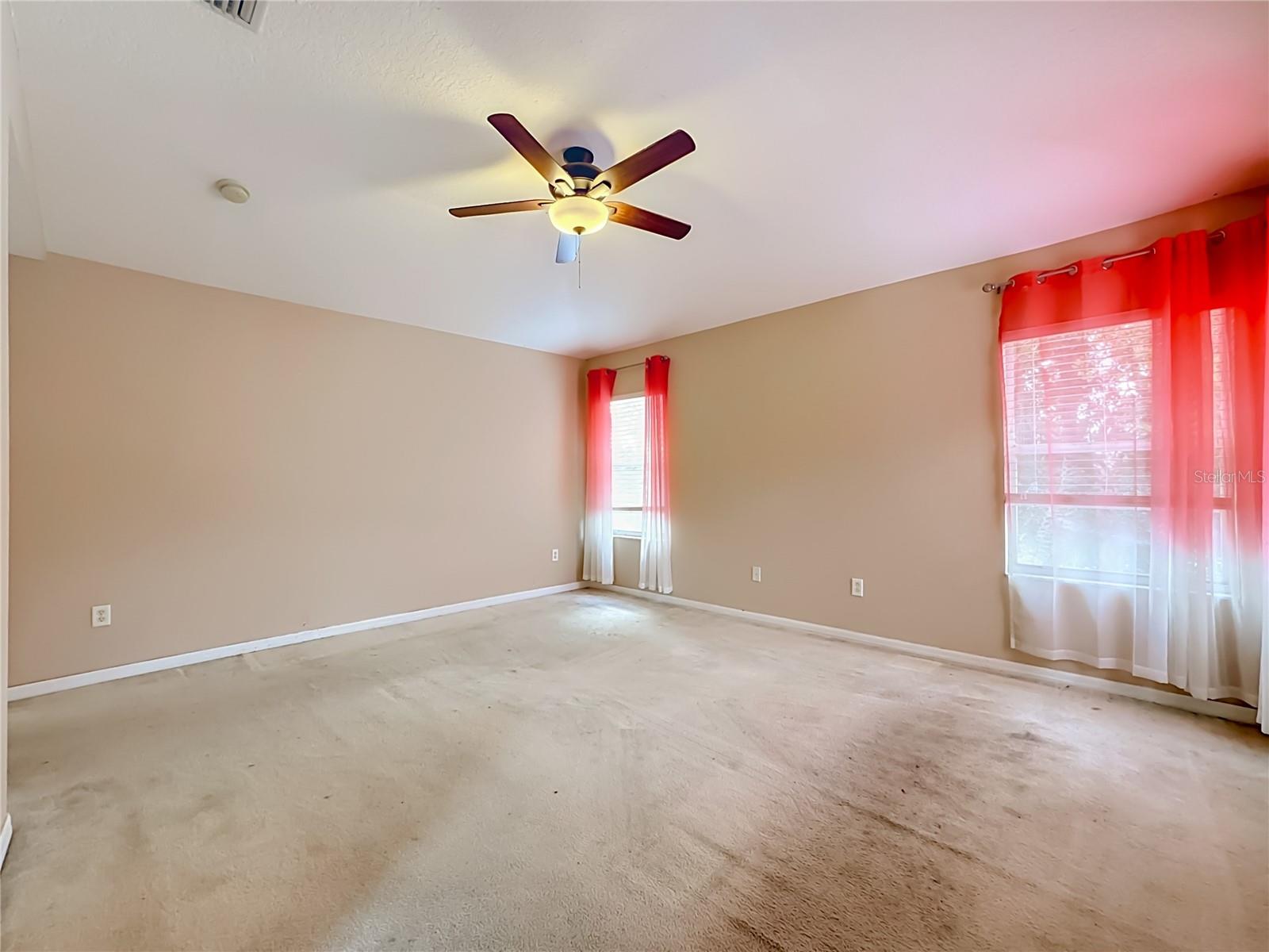 7931 CARRIAGE POINTE DR — photo 32