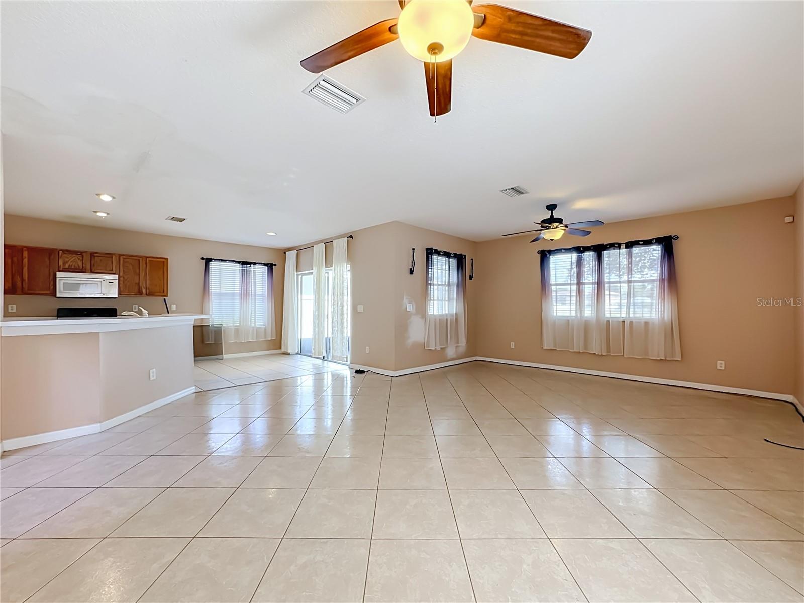 7931 CARRIAGE POINTE DR — photo 11
