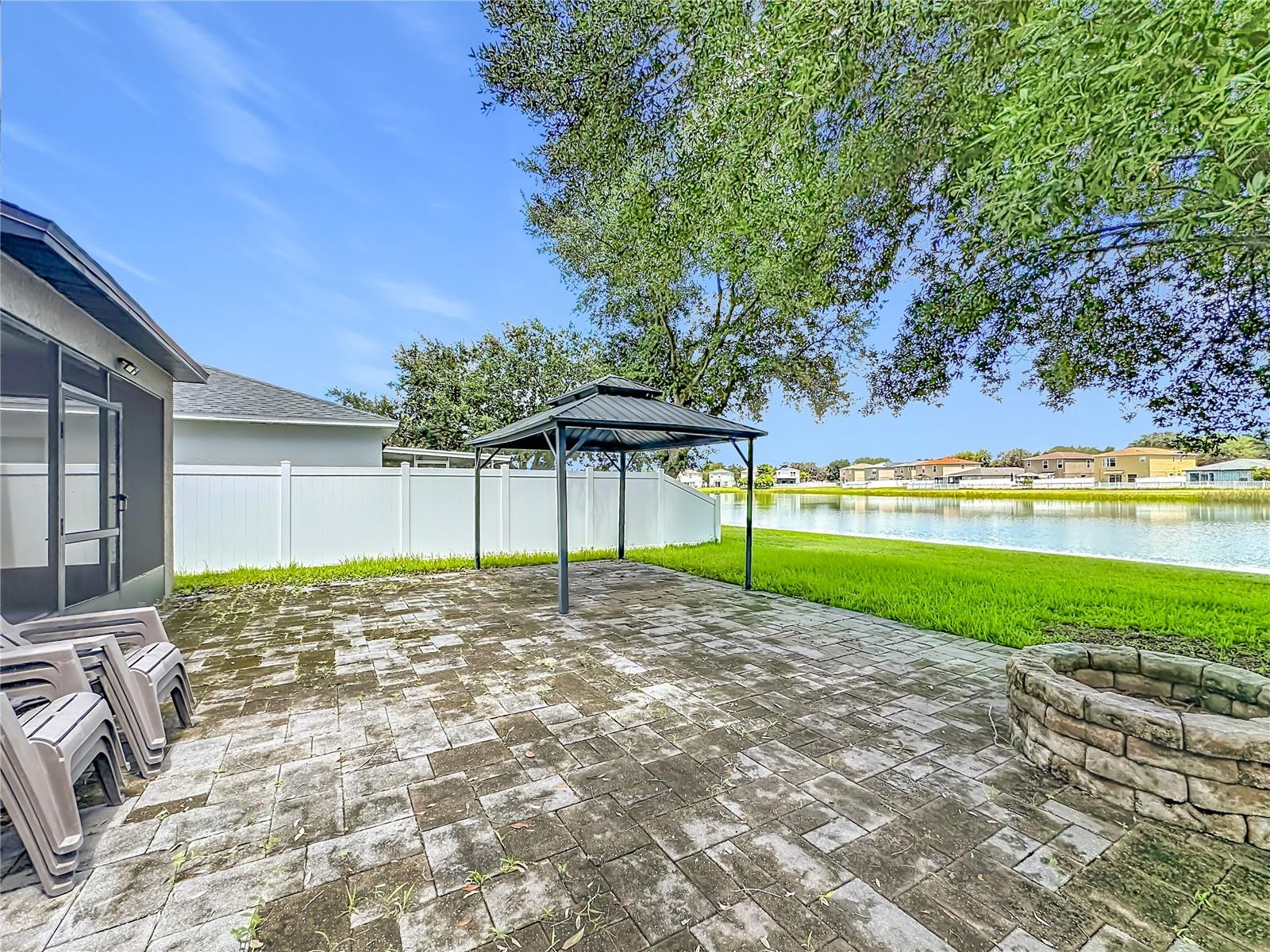 7931 CARRIAGE POINTE DR — photo 53