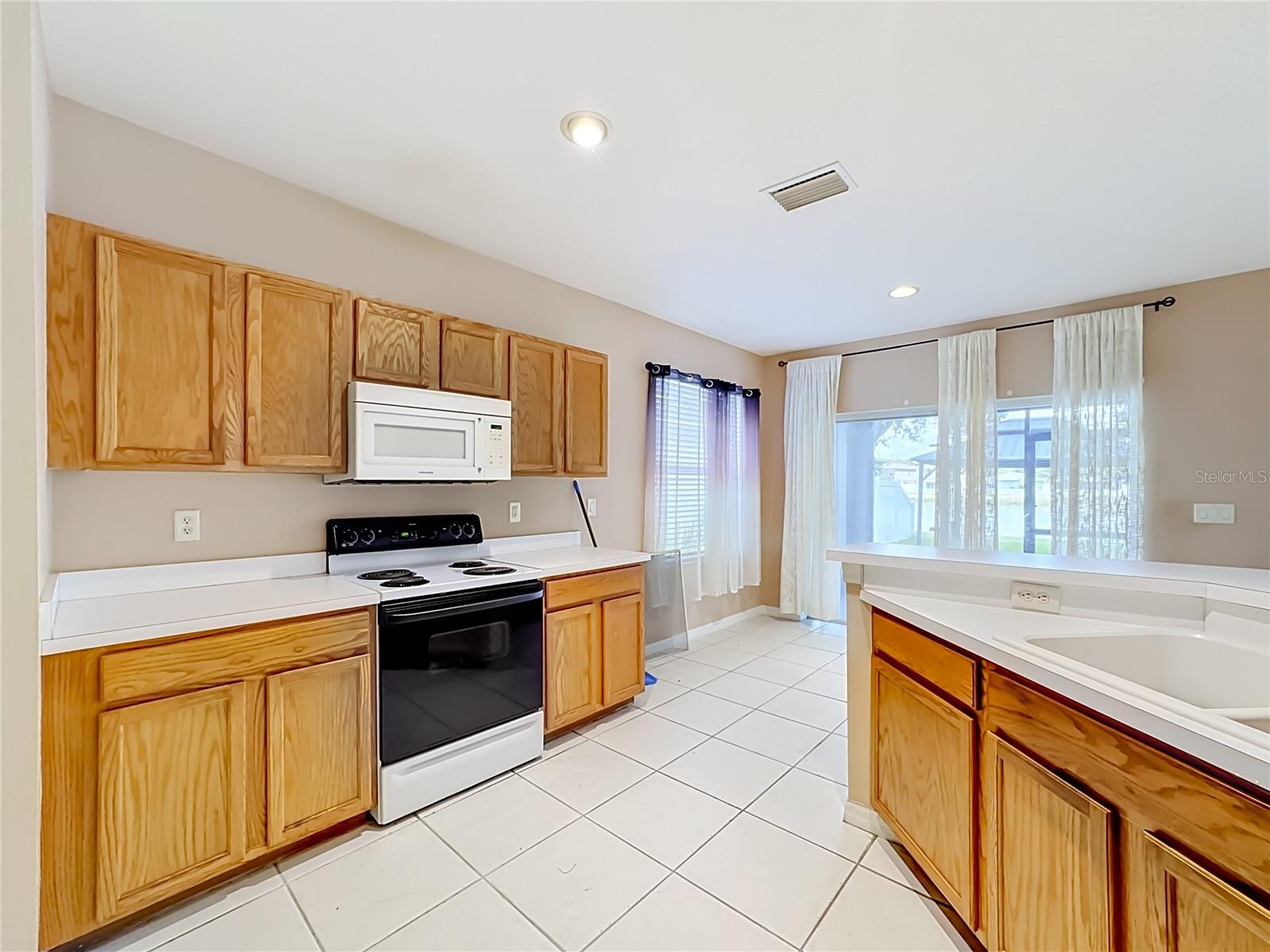 7931 CARRIAGE POINTE DR — photo 21
