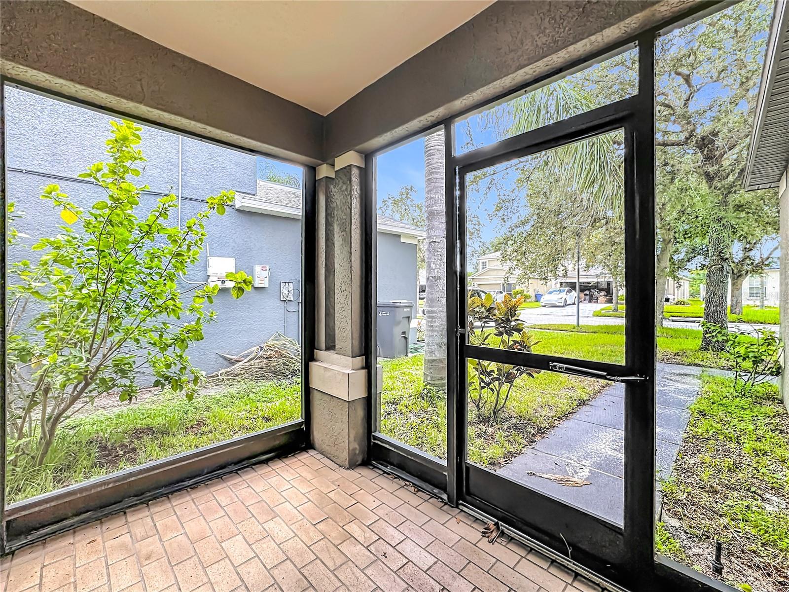 7931 CARRIAGE POINTE DR — photo 49